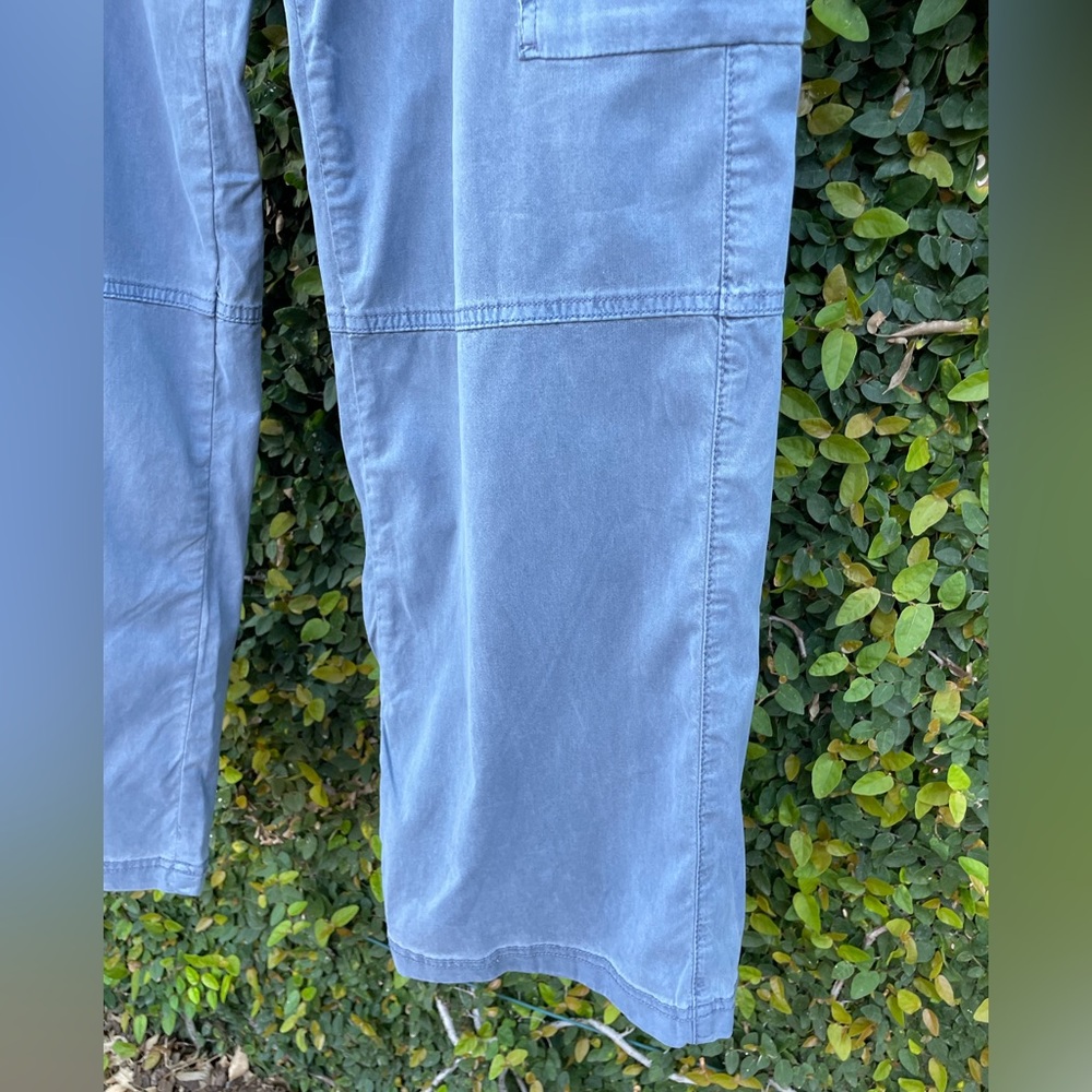 American Eagle | Stretch High-Waisted Cargo Baggy Wide-Leg Pant | Size 8 Short - Picture 8 of 12